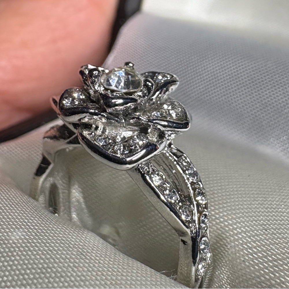 😎🌺Ring Silver Rhinestone Rose Feminine Dainty